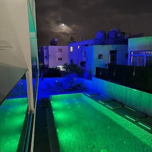 Sunny Blue איה נאפה